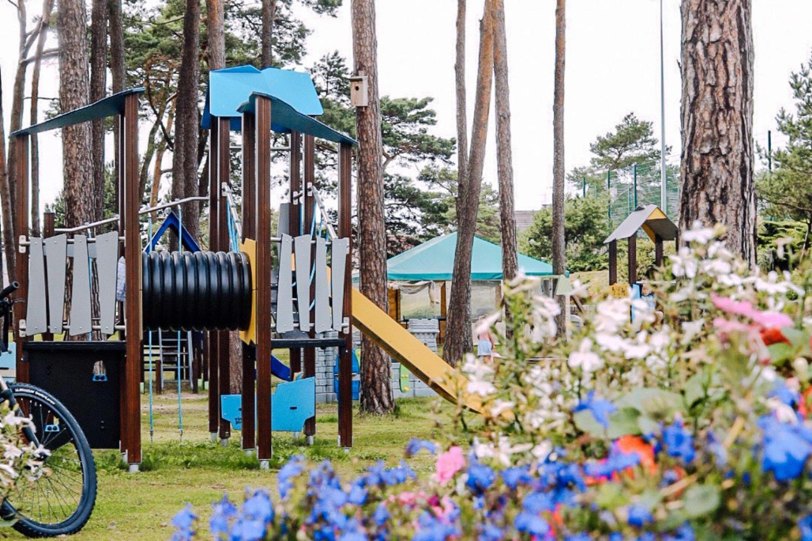 Forest Family Resort - Domki Caloroczne Ustka Dış mekan fotoğraf