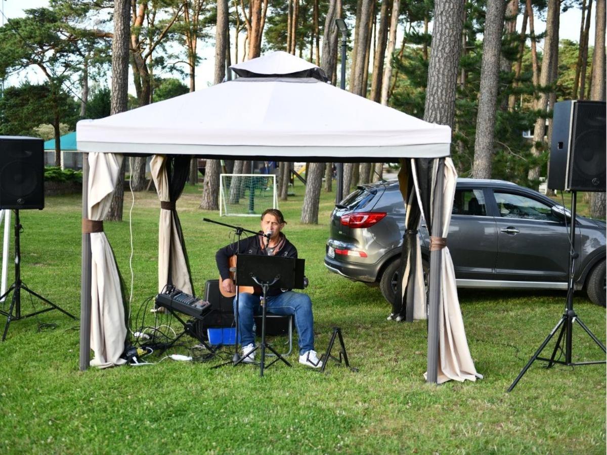 Forest Family Resort - Domki Caloroczne Ustka Dış mekan fotoğraf