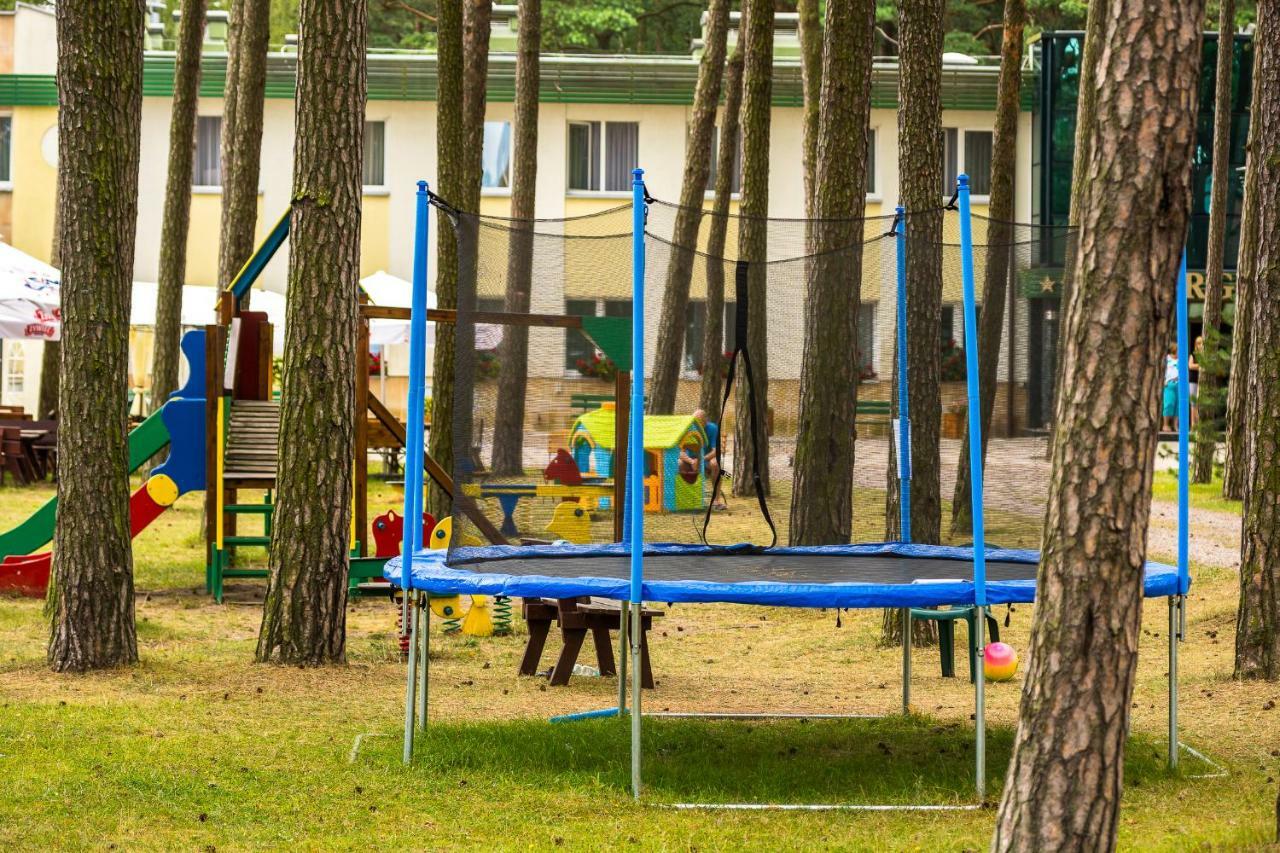 Forest Family Resort - Domki Caloroczne Ustka Dış mekan fotoğraf