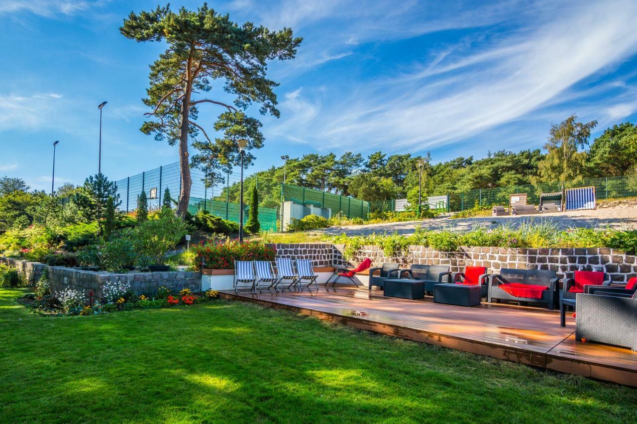 Forest Family Resort - Domki Caloroczne Ustka Dış mekan fotoğraf